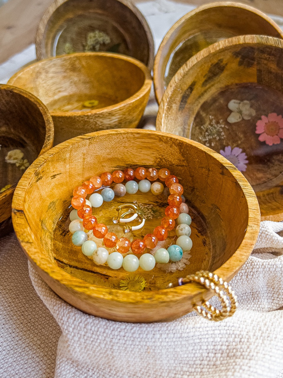 Jewelry bowl made of mango wood