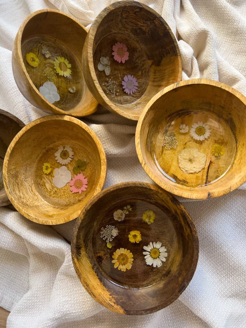 Jewelry bowl made of mango wood