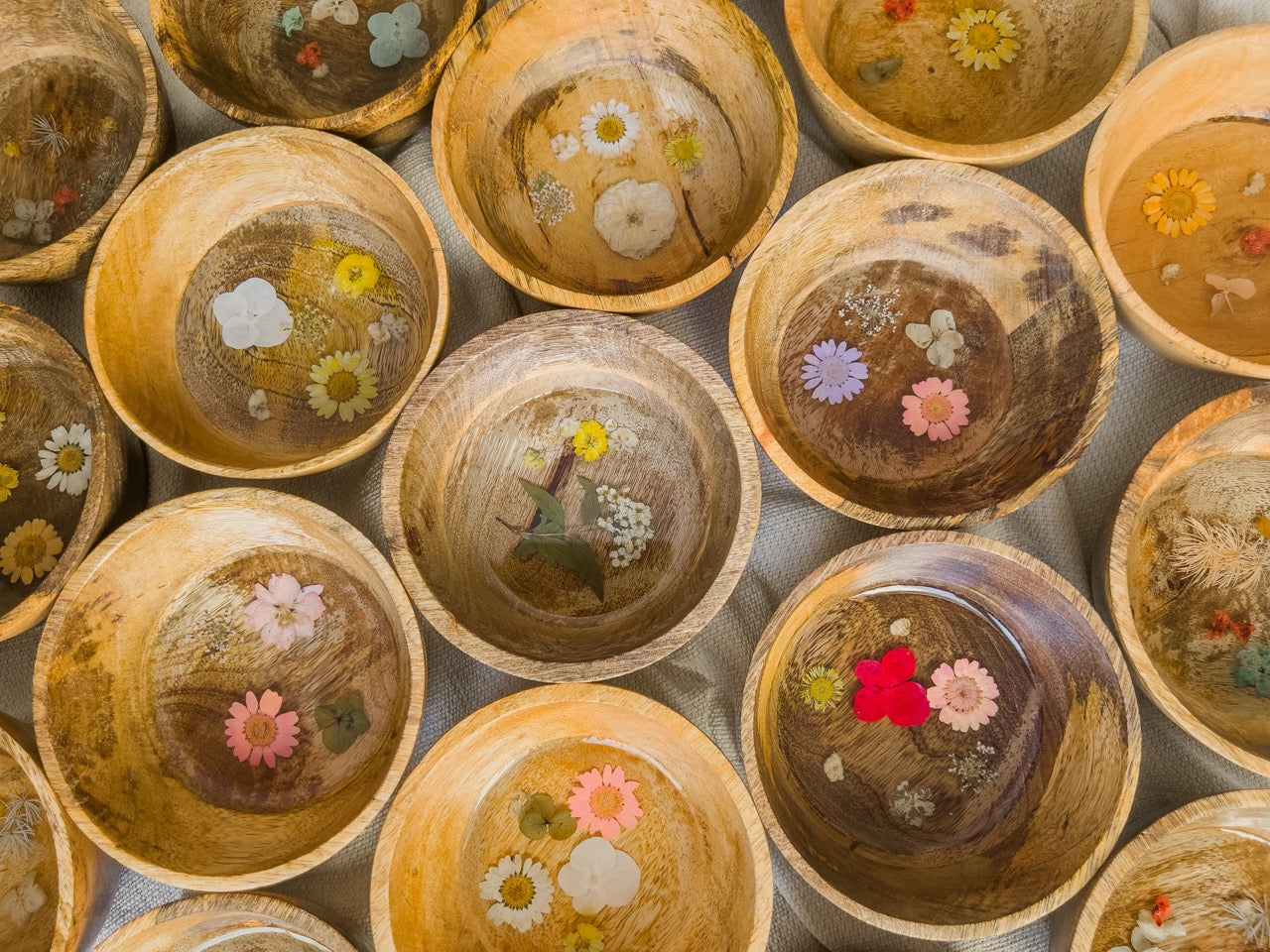 Jewelry bowl made of mango wood